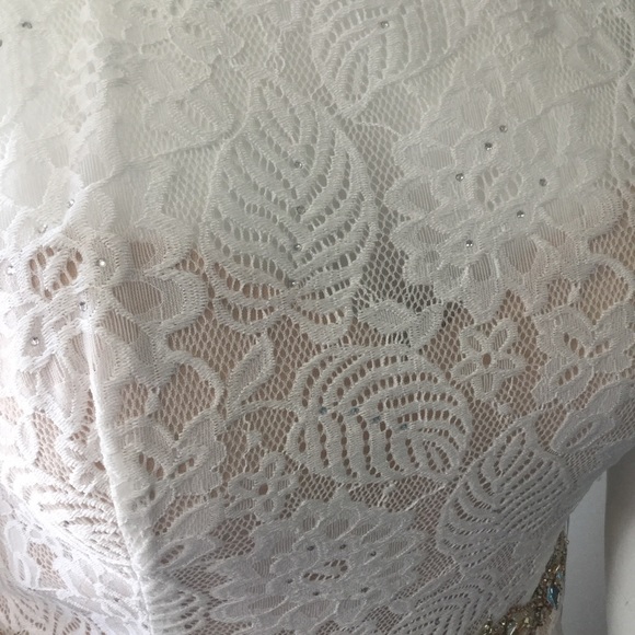 Beautiful lace white gown sz 16 - Picture 5 of 5
